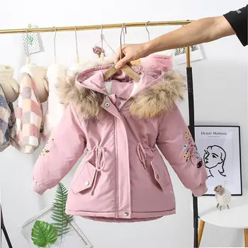 Пирог для девочек для преодоления зимней хлопковой куртки 2023 Новая корейская версия Детская одежда плюс бархатные толстые детские пальто -20 градусов
